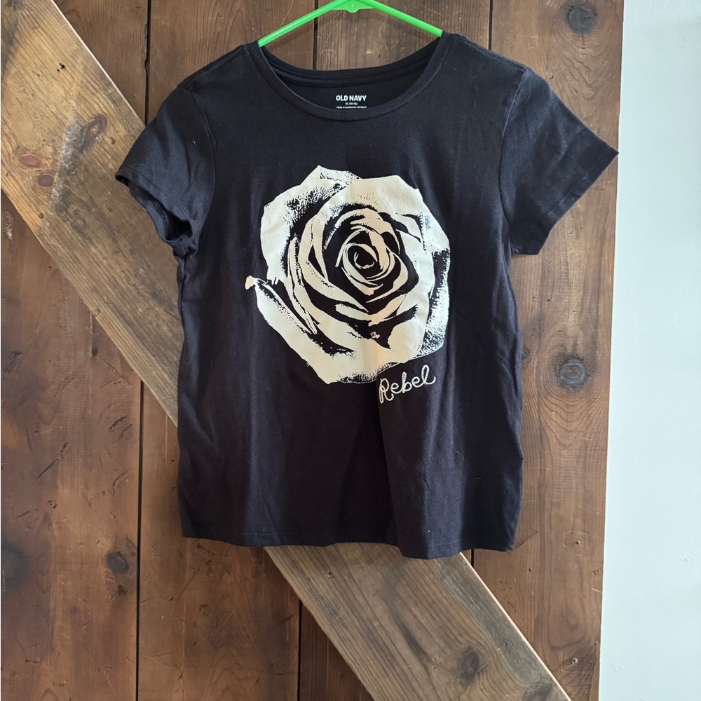 4/$12 Old Navy Black Rebel Rose Kids Tee